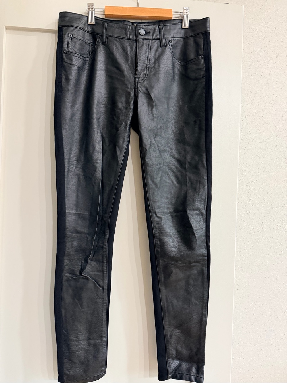 Bisou Bisou Black Faux Leather Skinny Pant